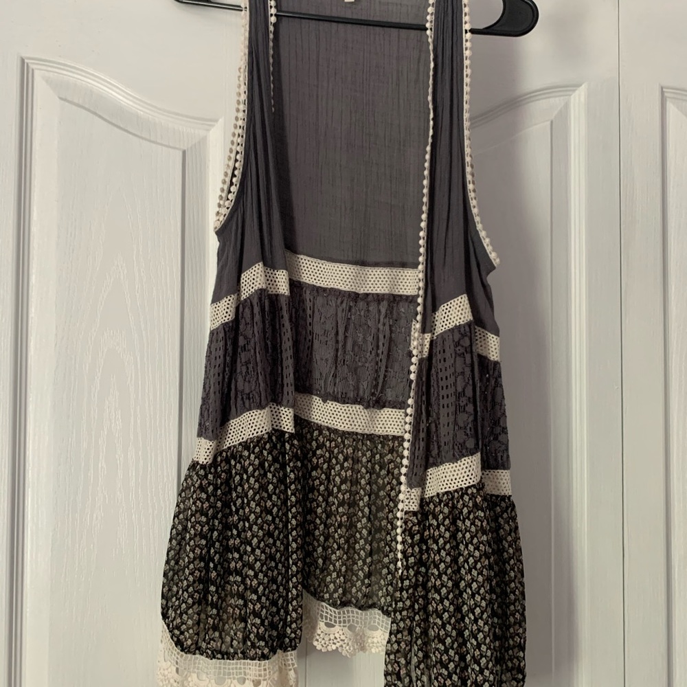 Patterned vest